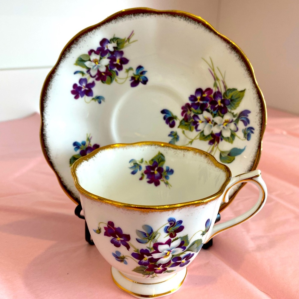 EUC Vtg Royal Albert Teacup and Saucer in the Pattern “Violets for Love”